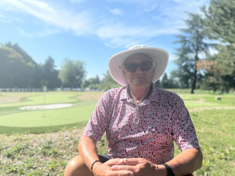 De l’autre côté du green avec André 